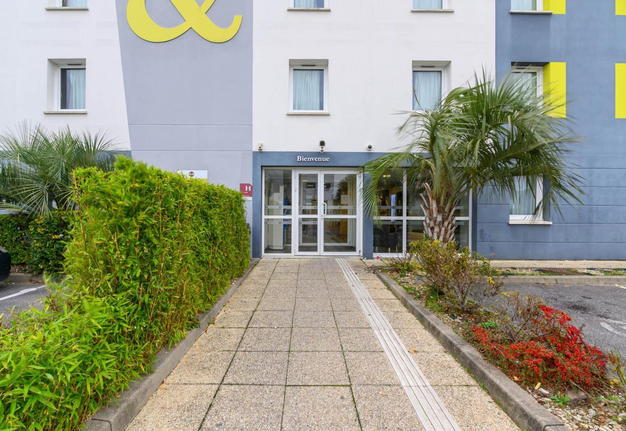 B&B Hotel Creil Chantilly Esterno foto