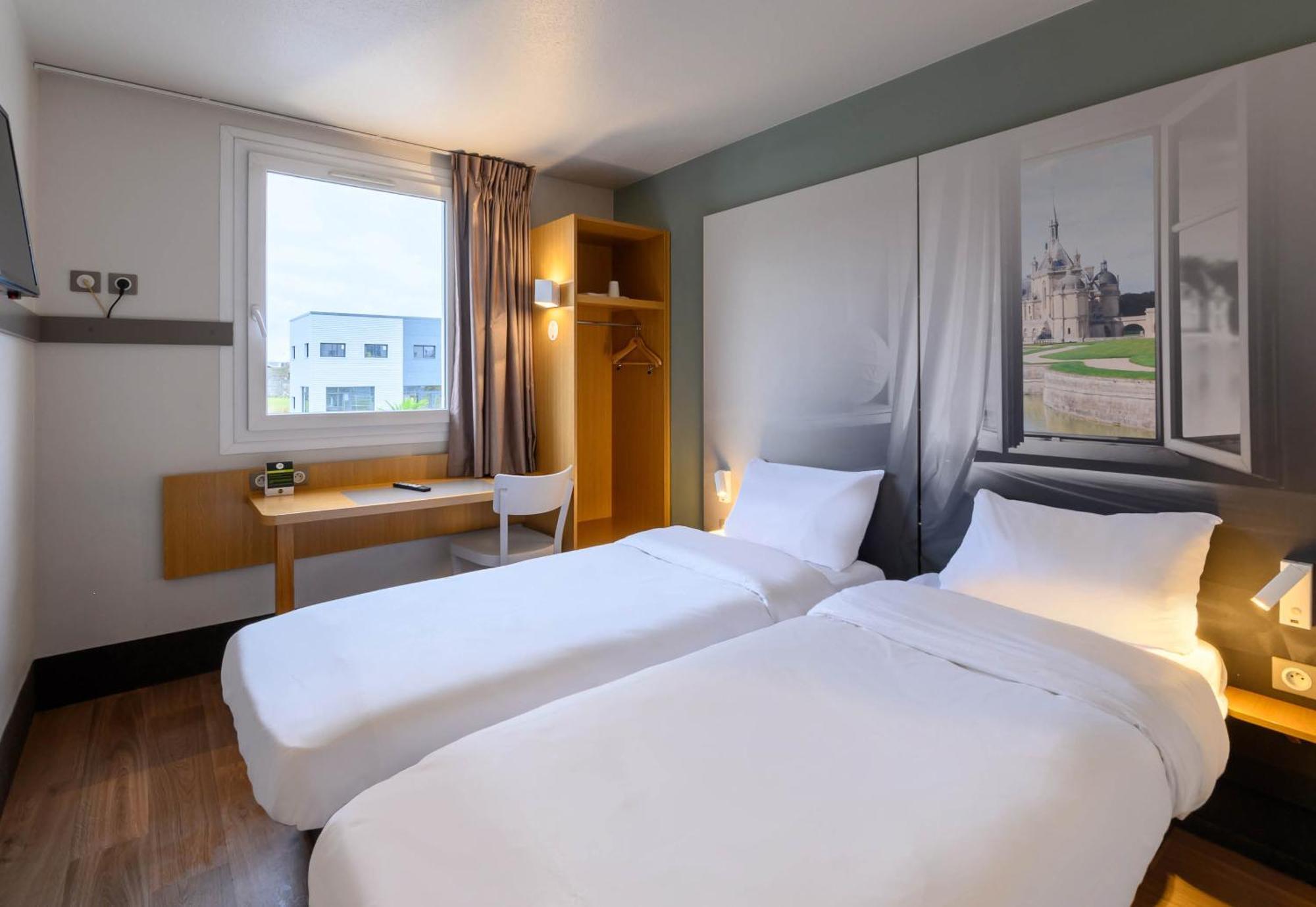 B&B Hotel Creil Chantilly Esterno foto