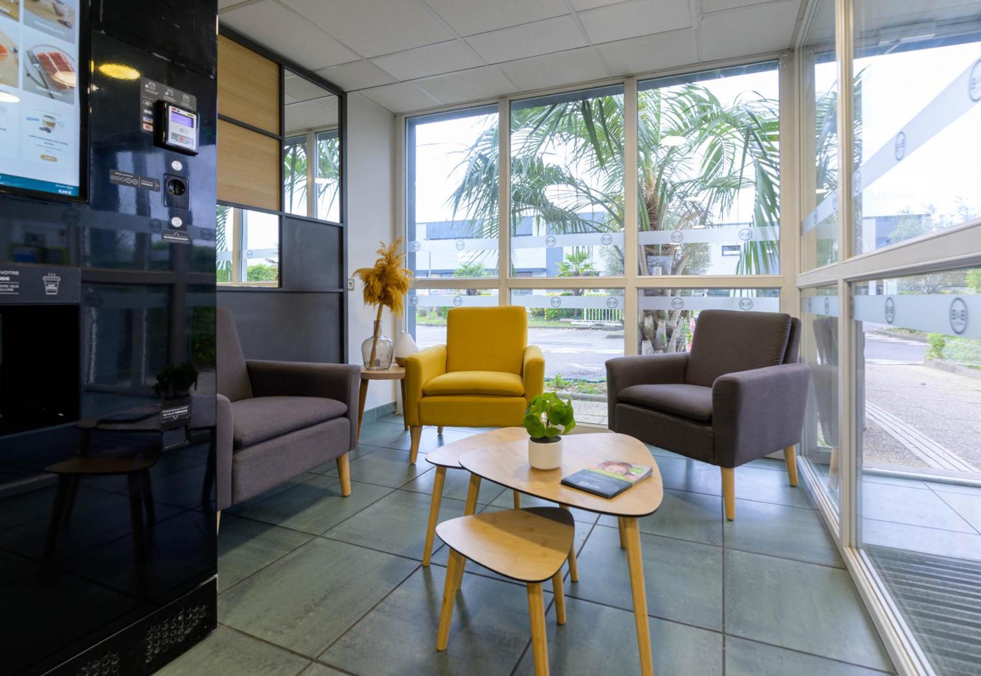 B&B Hotel Creil Chantilly Esterno foto