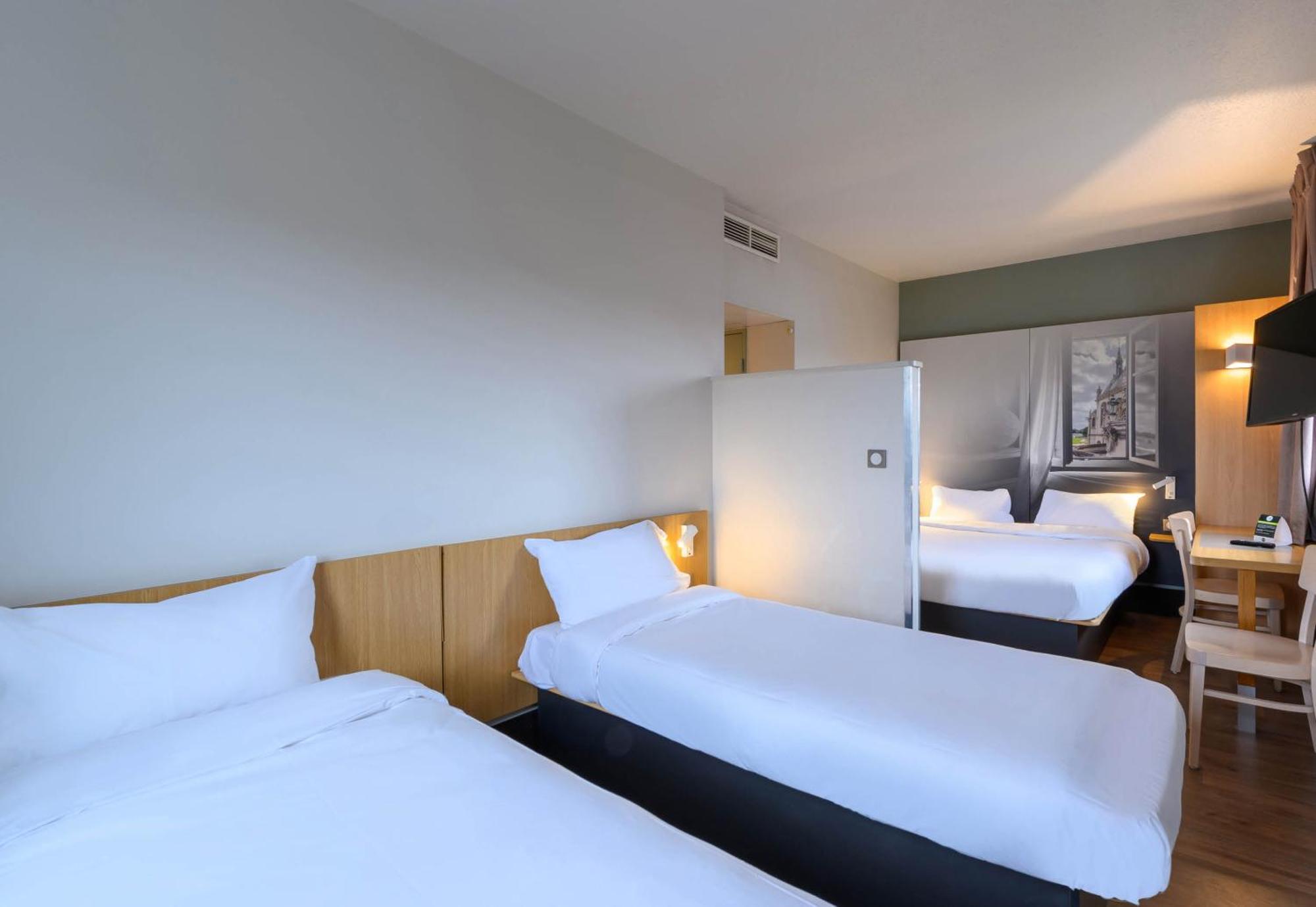 B&B Hotel Creil Chantilly Esterno foto